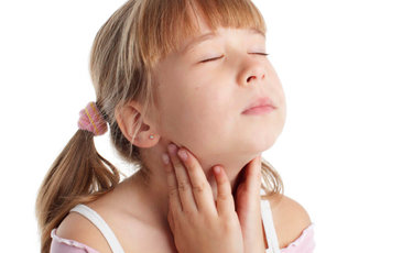 Боль в горле у ребенка